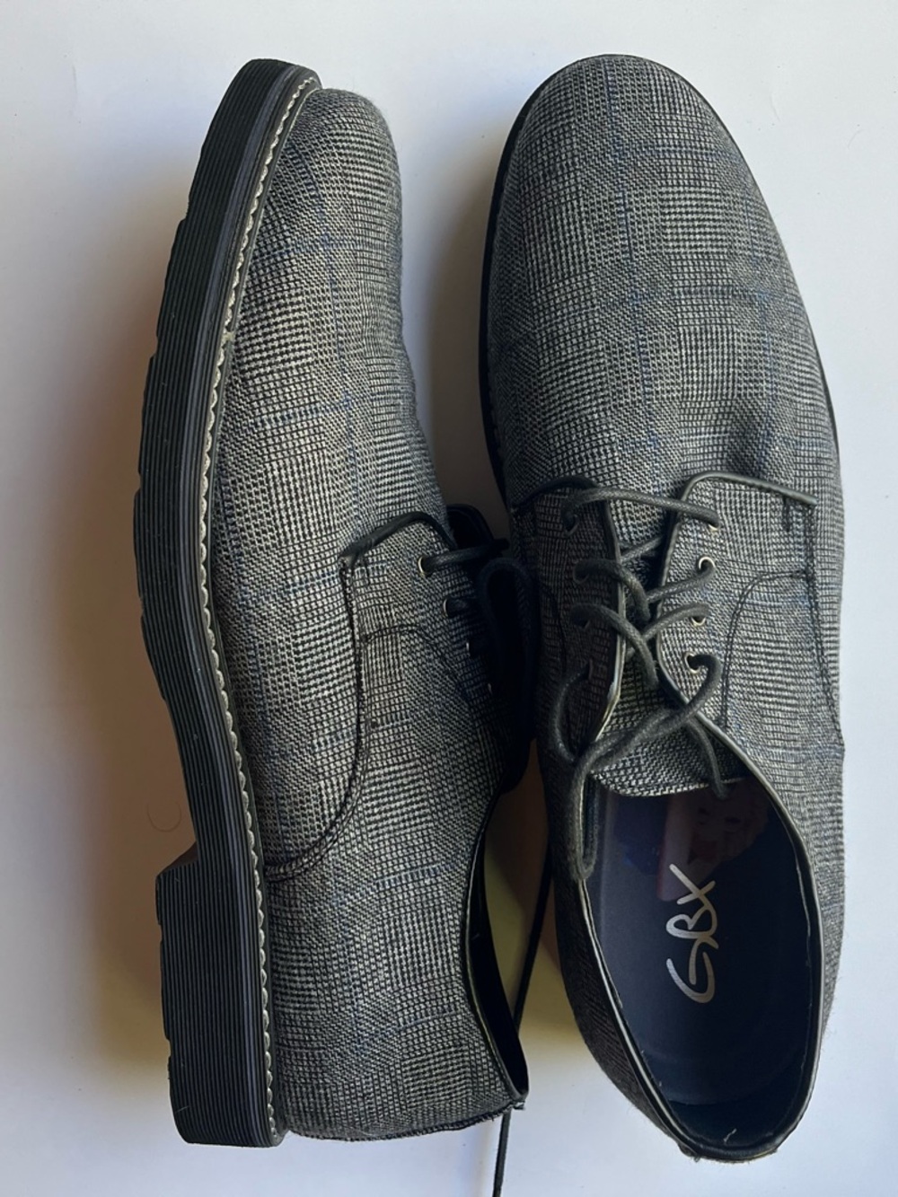 Like New! Sleek GBX Gray Plaid Lace-Up Oxfords